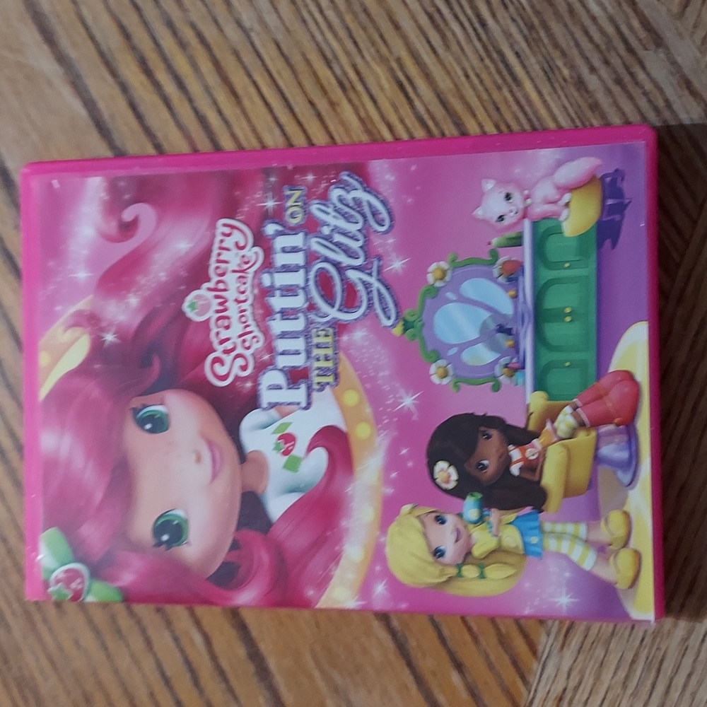Strawberry Shortcake Puttin' On The Glitz DVD